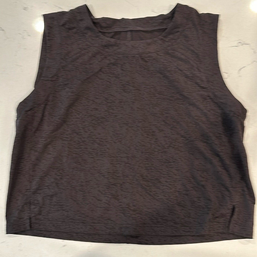 Lululemon black cropped tank top size 4